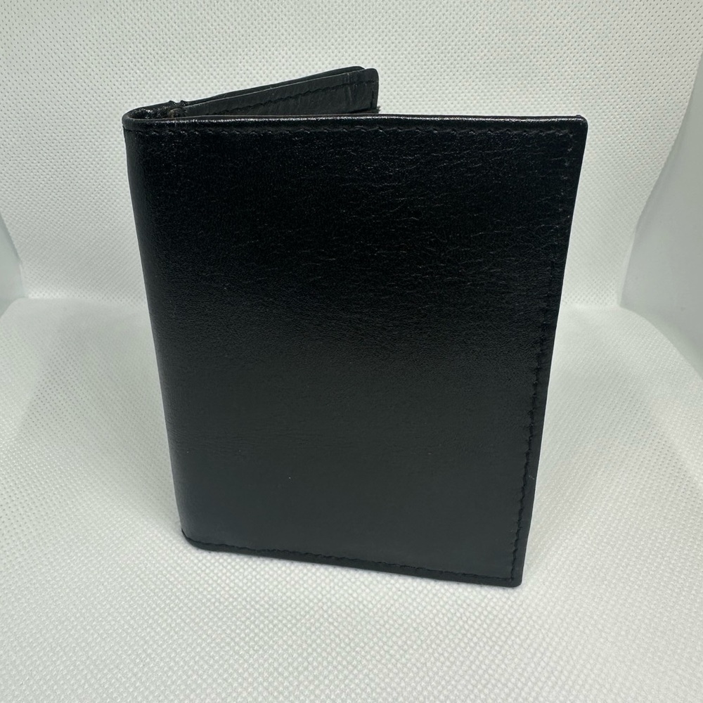 Men’s black leather wallet